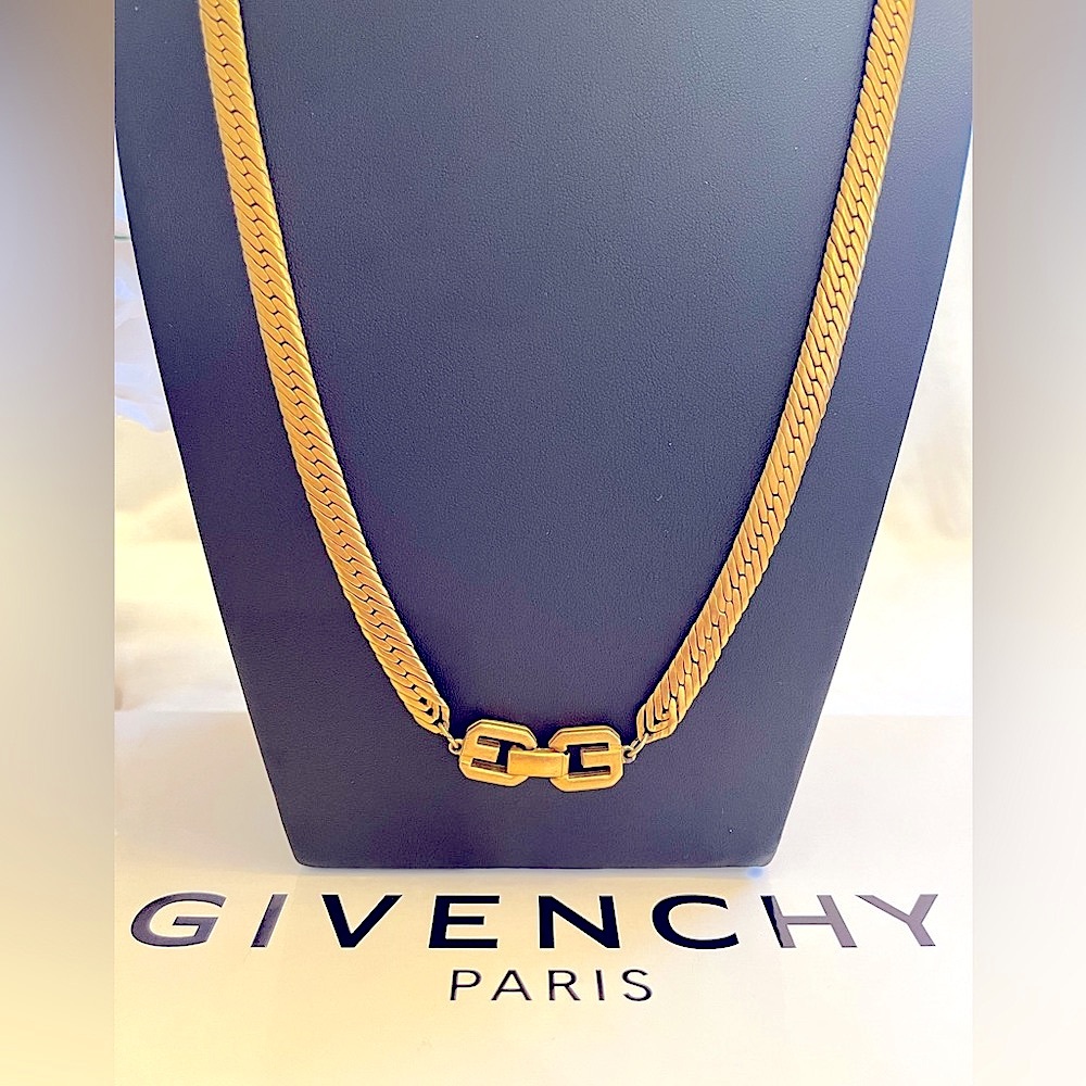 VTG Givenchy Signature Chain Link Necklace
